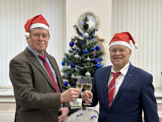 Новогоднее видеопоздравление от руководства ГК «ПЛМ Урал»