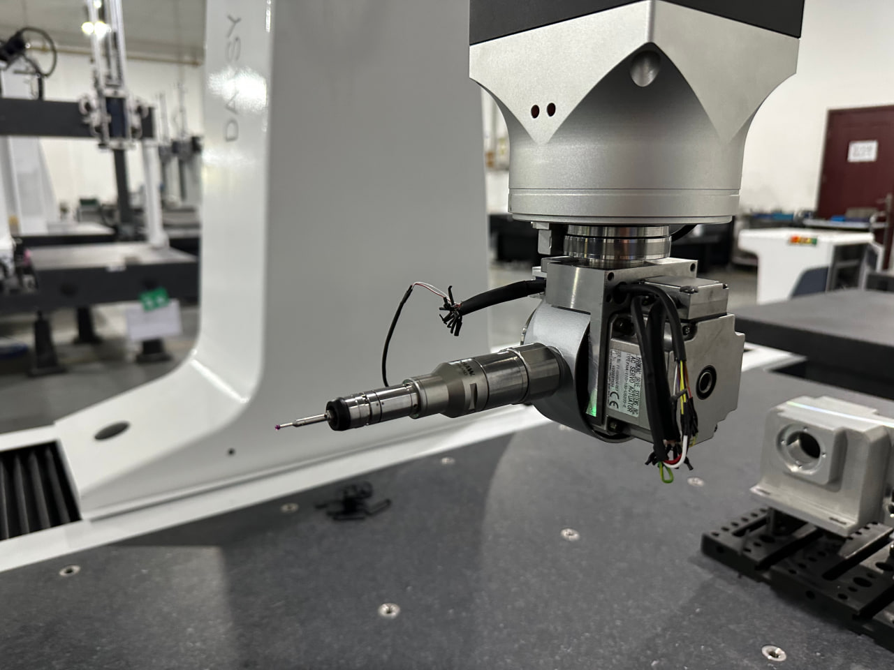 Визит на предприятие AEH, Китай