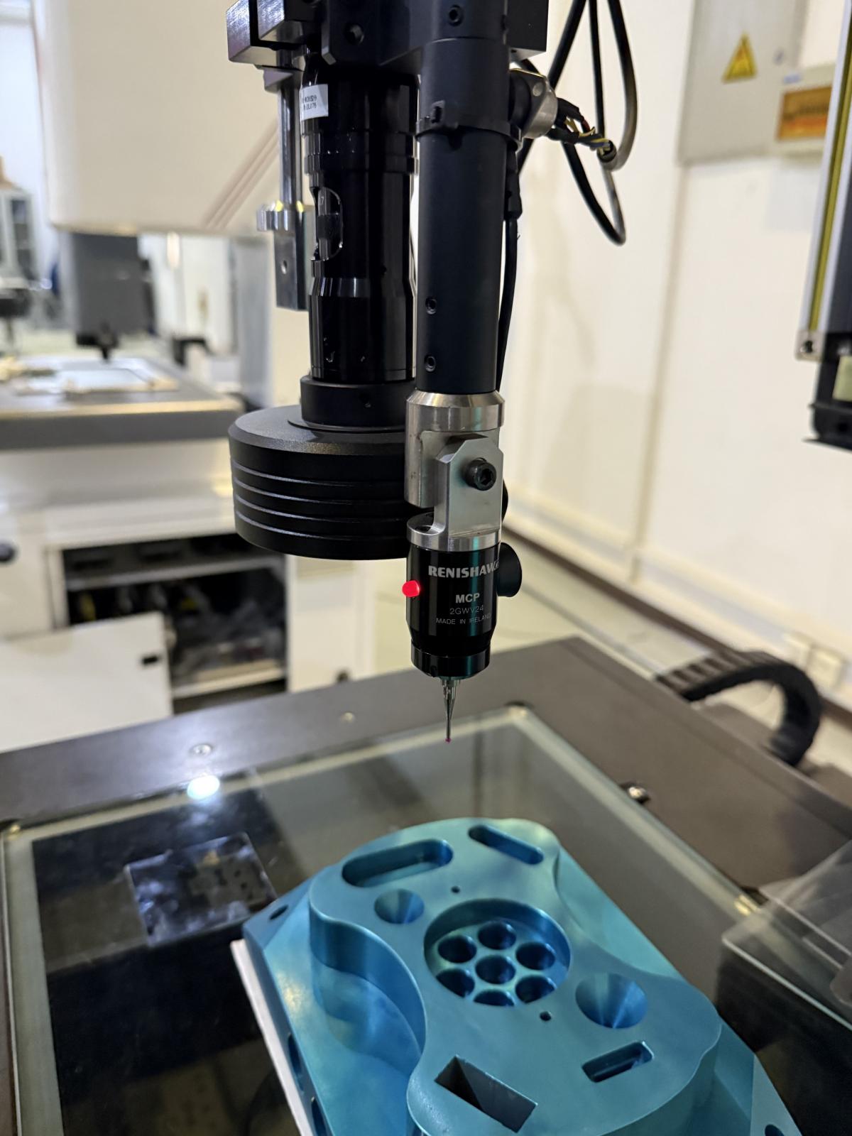 Обучение инженеров ГК «ПЛМ Урал» на заводе-изготовителе координатно-измерительных машин - AEH Industrial Metrology